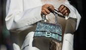 Trendige Handtaschen, die 2022 von Mode-Influencern getragen wurden
