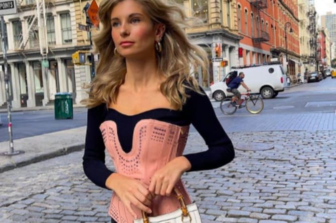 How to wear corsets in spring 2022: stylish ideas 2