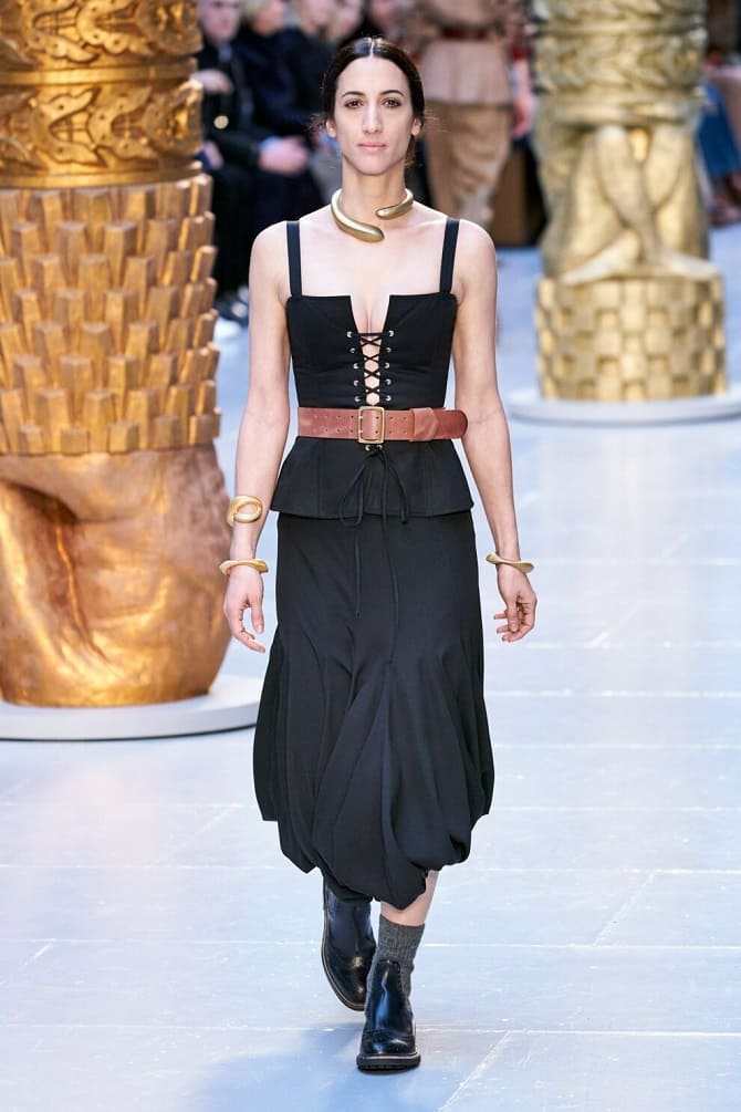 How to wear corsets in spring 2022: stylish ideas 4