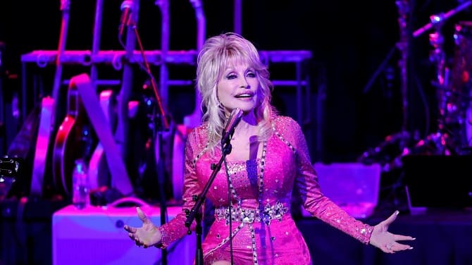 Dolly Parton asks not to be inducted into the Rock and Roll Hall of Fame 4