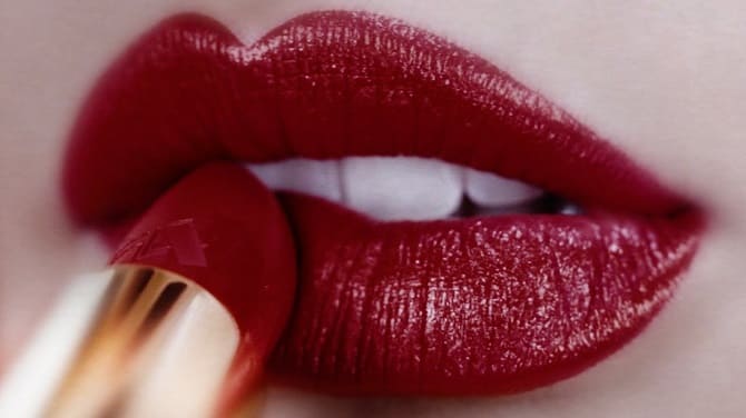 Make-up-Grundlagen: 5 Regeln zum Auftragen von rotem Lippenstift 5