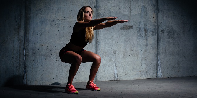 Mistakes during squats that make our exercises ineffective 2