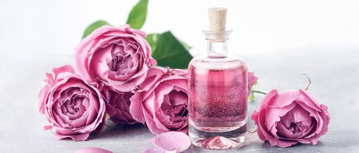Rosenwasser für das Gesicht: Anwendungen und Vorteile