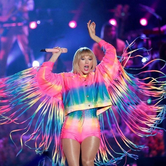 Taylor Swift to Receive Honorary Doctorate 3