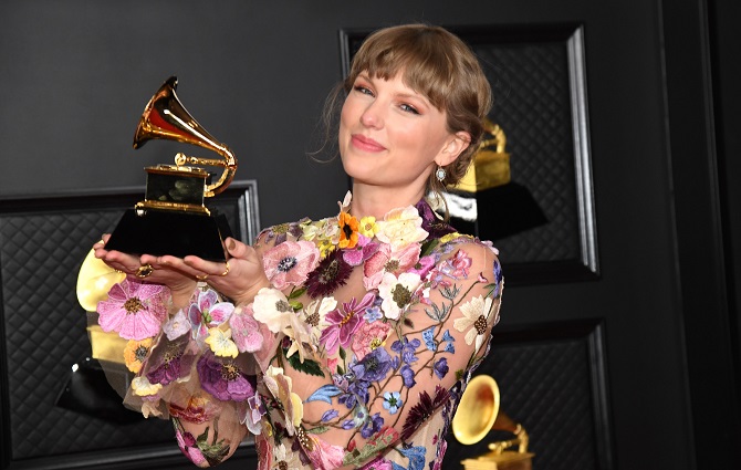 Taylor Swift to Receive Honorary Doctorate 4