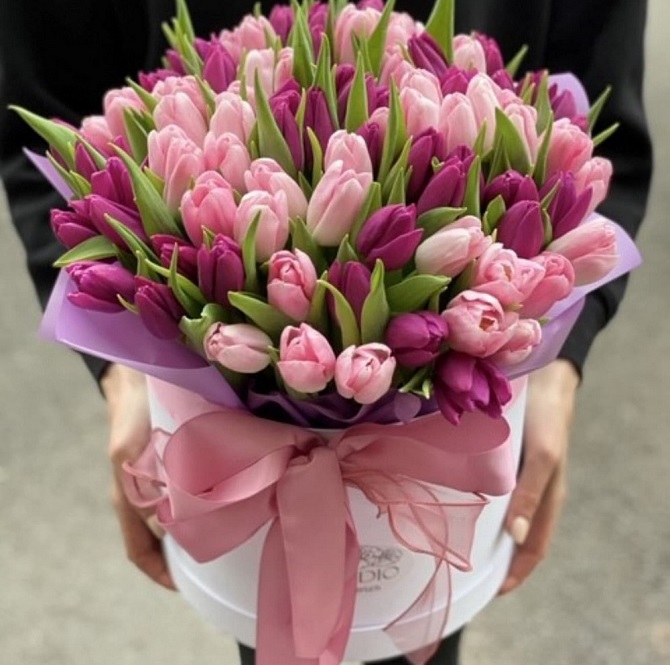 Букет к 8 марта из тюльпанов: что подарить своим любимым женщинам? 1