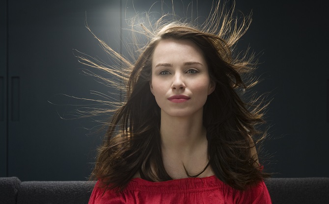 How to care for hair so that it does not become electrified 1