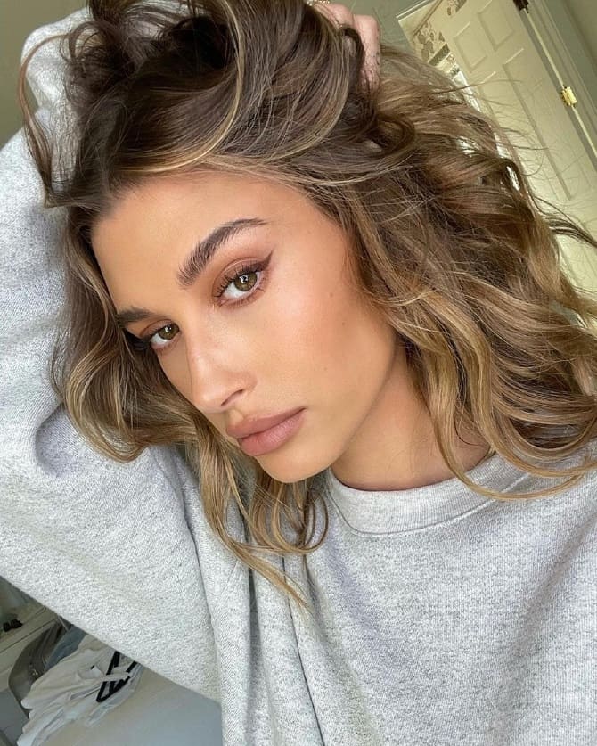 Model Hailey Bieber underwent heart surgery after a microstroke 2