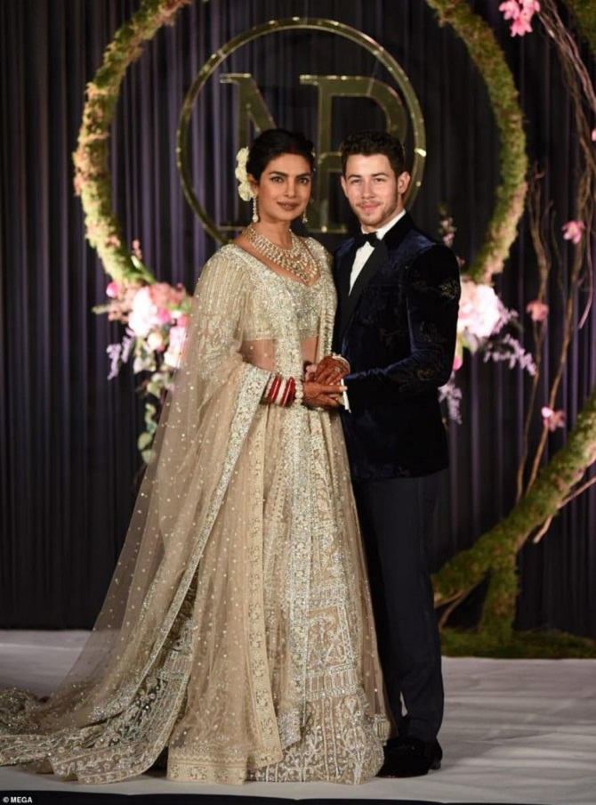 Priyanka Chopra und Nick Jonas verraten den Namen ihrer neugeborenen Tochter 2