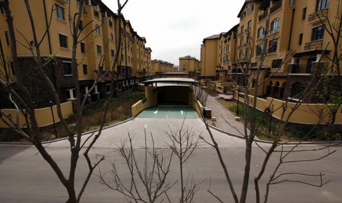 Chinese ghost towns: why are empty cities needed, when did they start to be built and what are the goals pursued? 3