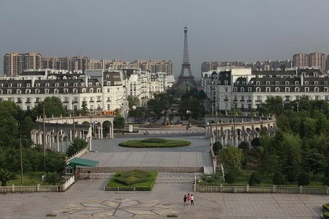 Chinese ghost towns: why are empty cities needed, when did they start to be built and what are the goals pursued? 6