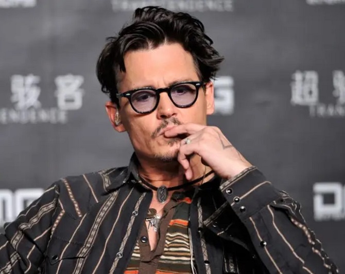 Einen Teil des Fingers abschneiden: Der Arzt von Johnny Depp sprach über seine Verletzung nach einem Streit mit Amber Heard 2