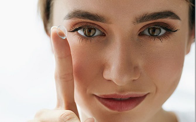 Правила макияжа для тех, кто носит контактные линзы 1