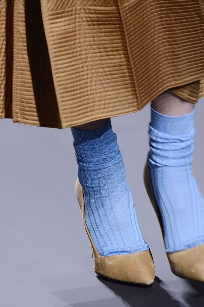 Женские носки – как носить и с чем сочетать в 2022 году 10