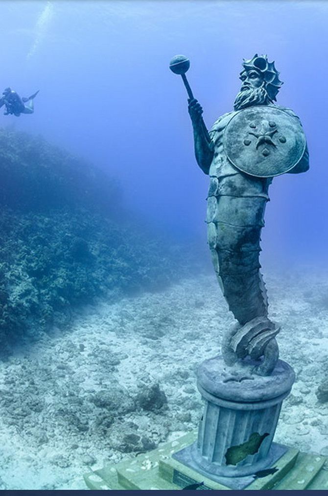 Mysterious underwater statues to take a selfie with 4