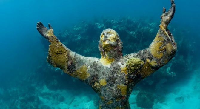 Mysterious underwater statues to take a selfie with 8