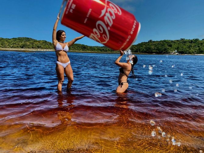 Озеро Coca-Cola в Бразилии с водой цвета колы 1
