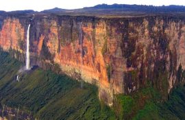 Wie und wo sind die riesigen Tafelberge in Südamerika entstanden?