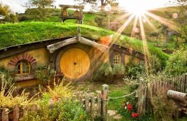 Hobbiton at home: garden house in the style of “The Lord of the Rings”