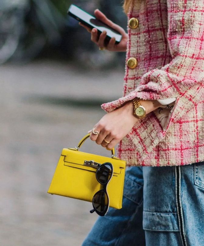 Bright yellow bags are the trend of 2022 11
