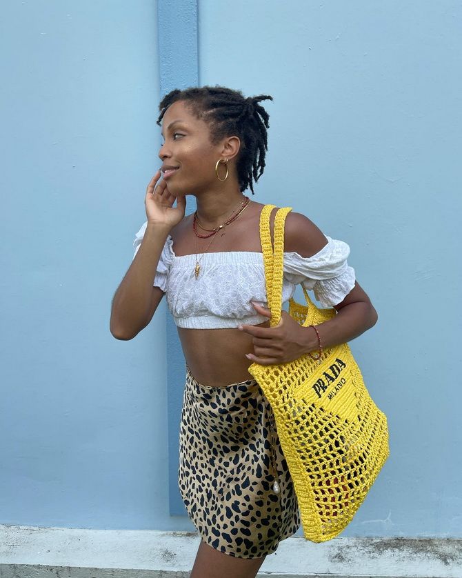 Bright yellow bags are the trend of 2022 8