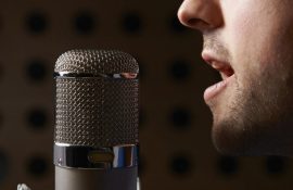 Warum hassen wir den Klang unserer eigenen Stimme?