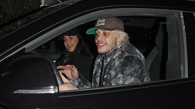 Pete Davidson and Kim Kardashian decide to move in together 3