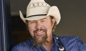 Country singer Toby Keith diagnosed with cancer