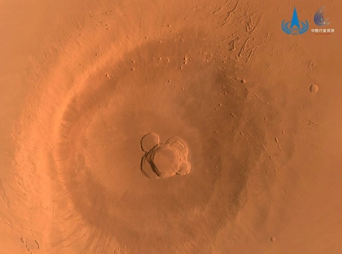 Tianwen-1 machte einzigartige Fotos vom gesamten Mars 3