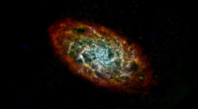 NASA showed unique photos of galaxies closest to the Milky Way 2