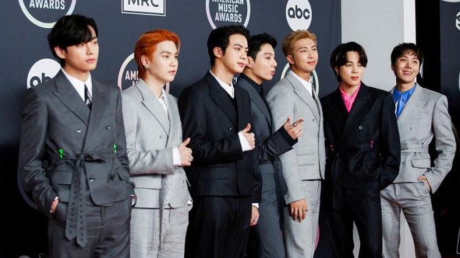 Корейські поп-ідоли з BTS оголосили про припинення діяльності групи 3