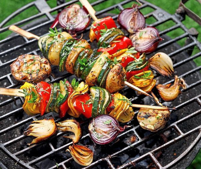 On a picnic: delicious and light snacks for barbecue 2