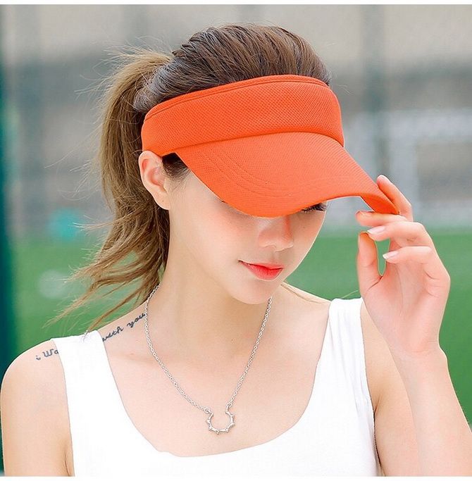 In hot weather, a must: summer hats to wear in 2022 14