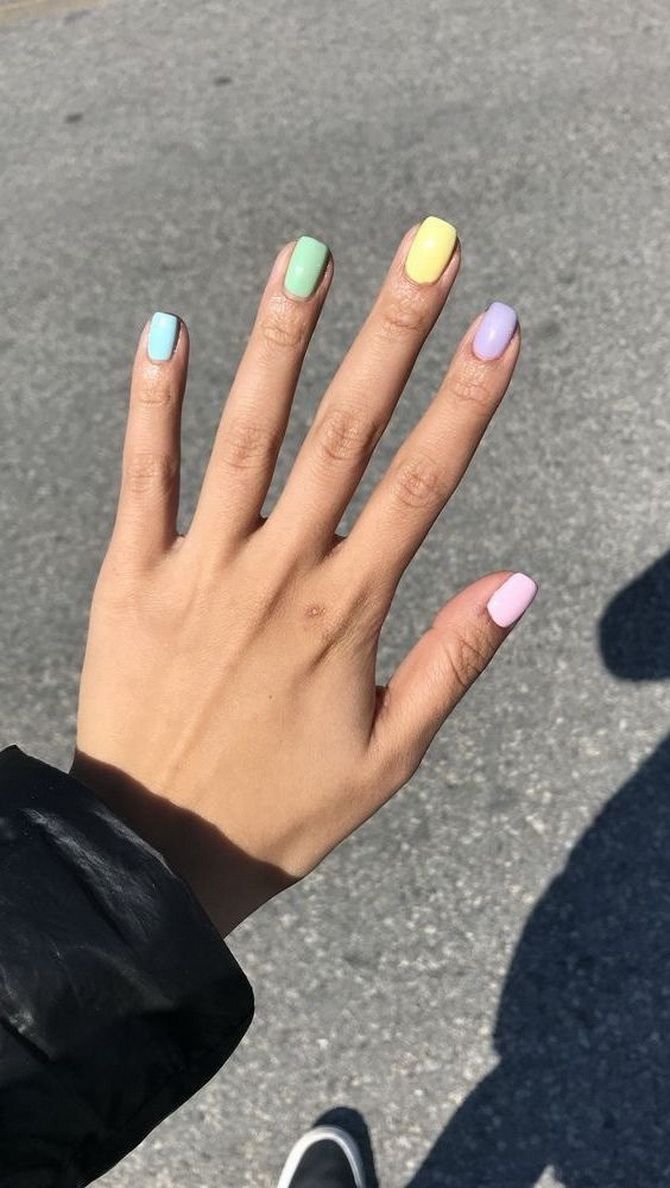 Summer manicure in pastel colors: nail design ideas 7