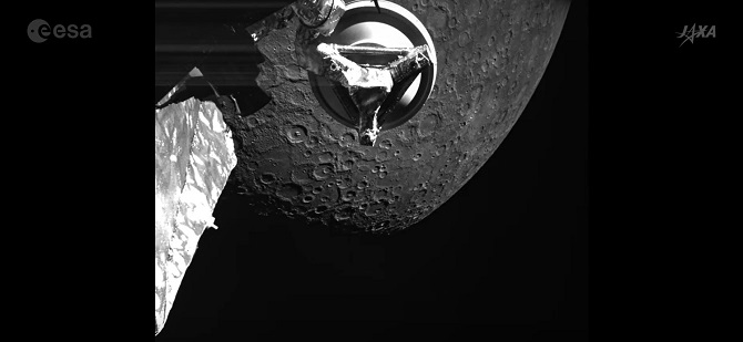 The BepiColombo spacecraft approached Mercury by 200 km and took new pictures of the planet 4