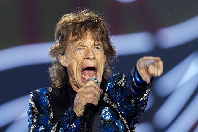Der Rolling-Stones-Sänger Mick Jagger wird positiv auf das Coronavirus getestet 2