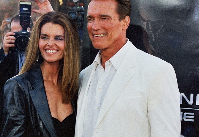 Nach ihrer Scheidung von Arnold Schwarzenegger erhielt Maria Shriver die Hälfte seines Vermögens 1