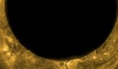 NASA showed a solar eclipse up close