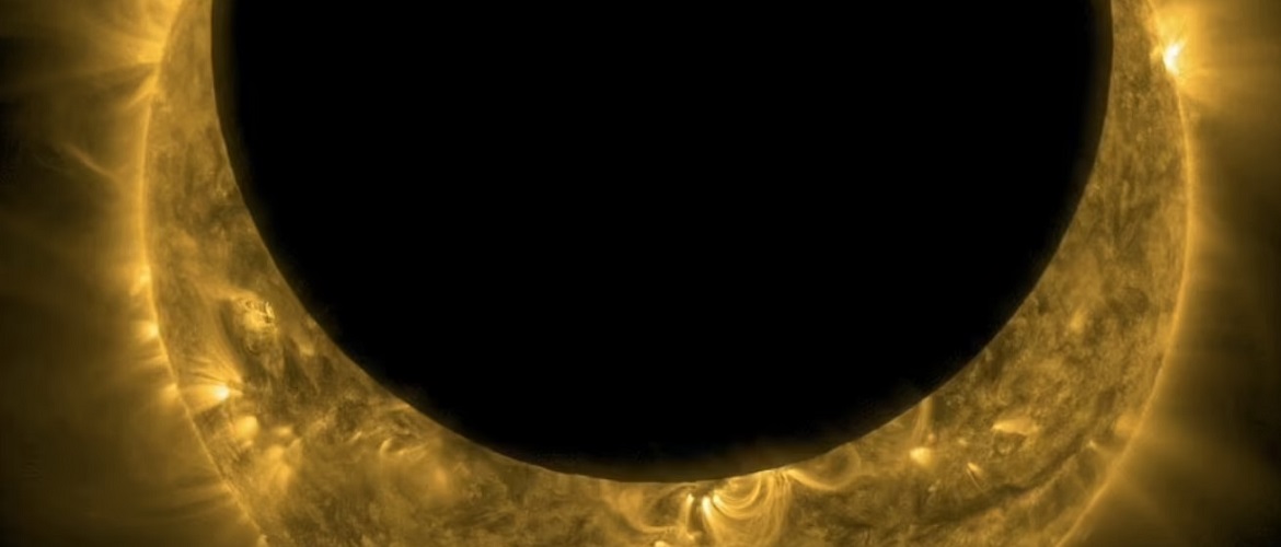 В NASA показали солнечное затмение вблизи