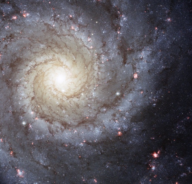 Поражающий галактический водоворот обнаружил телескоп Уэбба 2
