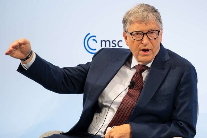 Bill Gates gives almost all of his fortune to charity 3