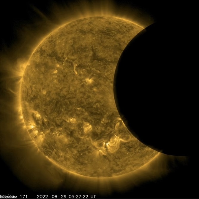 В NASA показали солнечное затмение вблизи 3