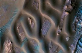 Космічний апарат показав фантастичні знімки піщаних дюн Марса