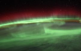From the ISS took impressive pictures of the auroras