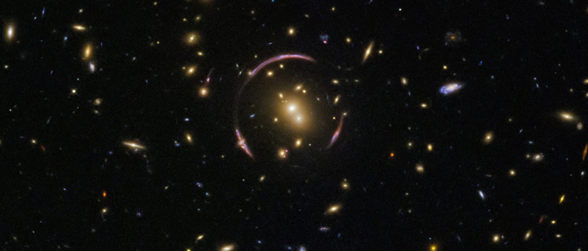 Телескоп Уэбба снял кольцо Эйнштейна на расстоянии 12 млрд световых лет
