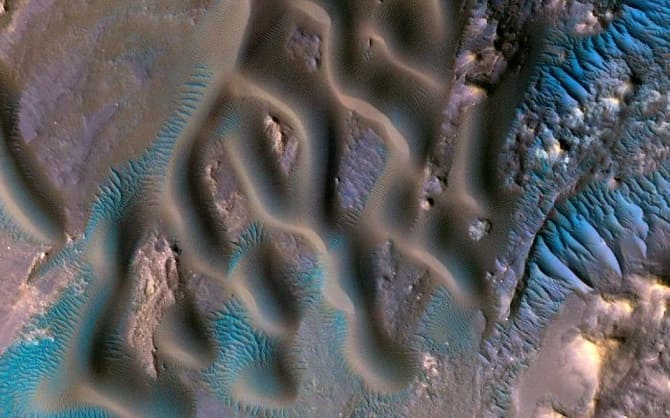 The spacecraft showed fantastic pictures of the sand dunes of Mars 1