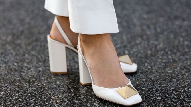Изящные туфли-слингбэки: идеальная обувь, сочетающая комфорт и элегантность 17