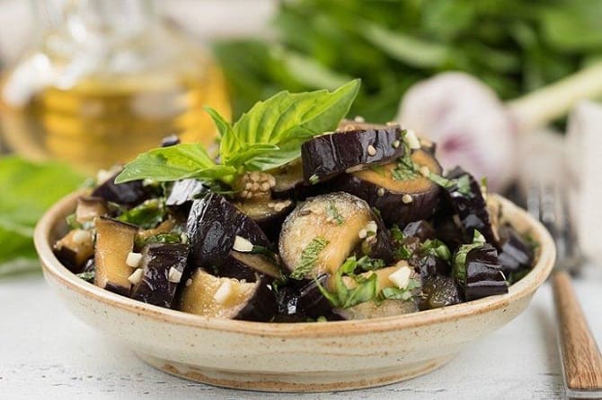 Рецепти з баклажанів: що приготувати з цього сезонного овочу? 2