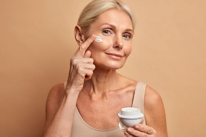 Anti-Aging-Kosmetik-Inhaltsstoffe: Welche Pflegeprodukte für reife Haut? 4