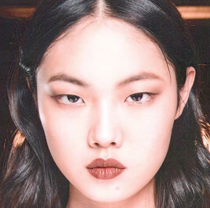 Chocolate lips are back in fashion: how this trend looks today 6